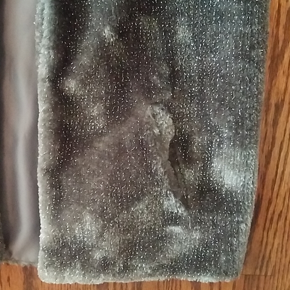 Cute BETSEY JOHNSON Furry vest - Picture 3 of 5